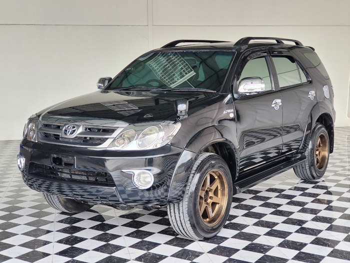 TOYOTA Fortuner