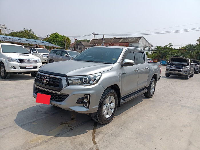 TOYOTA Hilux