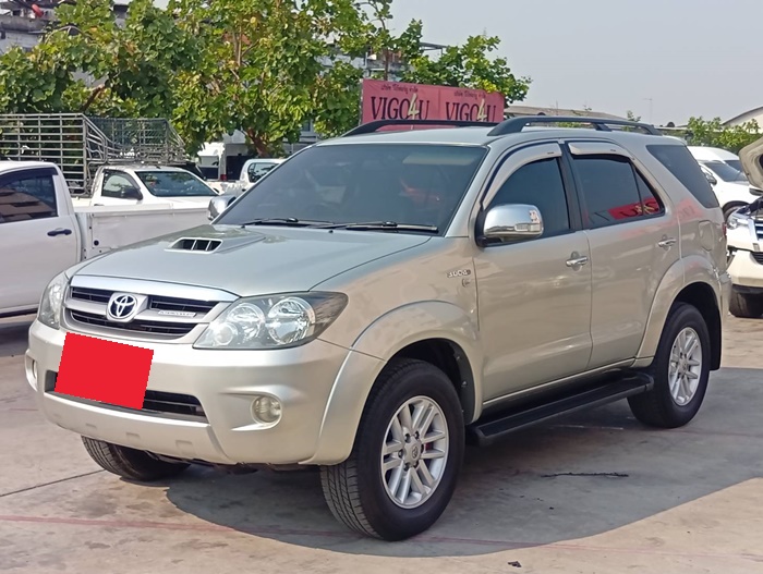 TOYOTA Fortuner