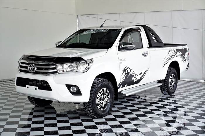 TOYOTA Hilux