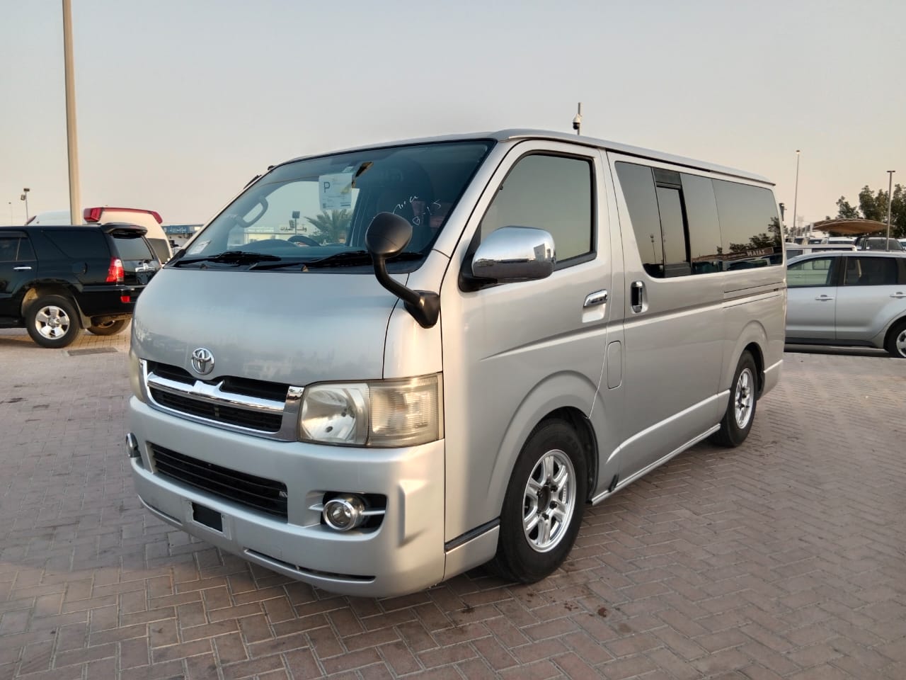 TOYOTA Hiace Van