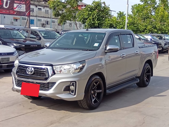 TOYOTA Hilux