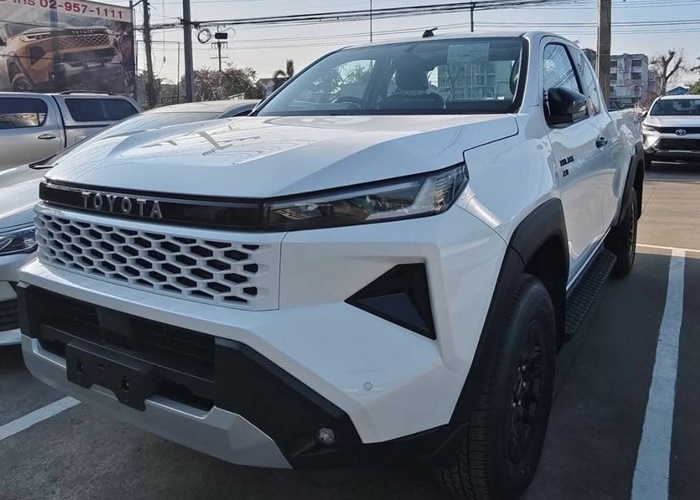 TOYOTA HILUX TRAVO PRERUNNER PREMIUM