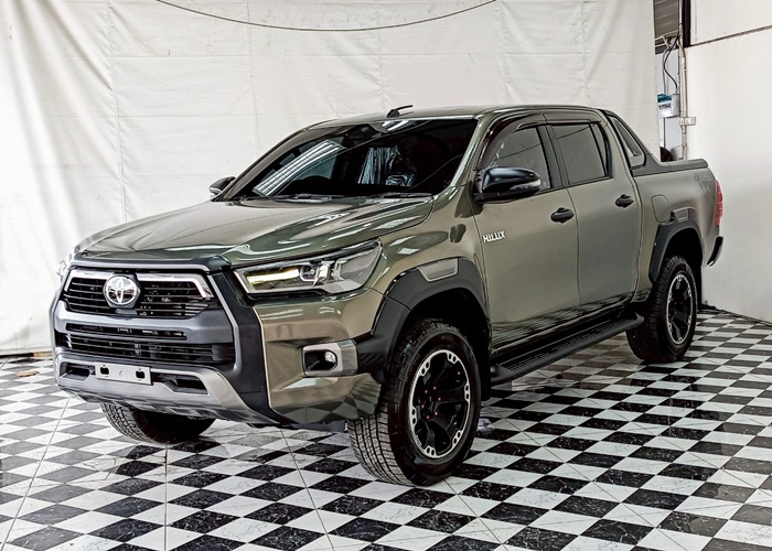 TOYOTA Hilux