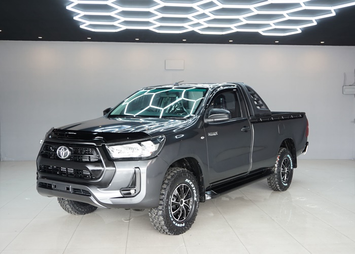 TOYOTA Hilux