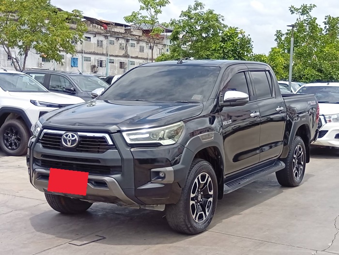 TOYOTA Hilux