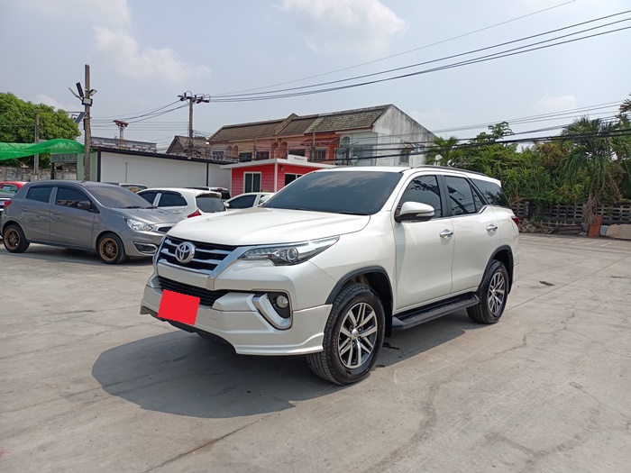 TOYOTA Fortuner