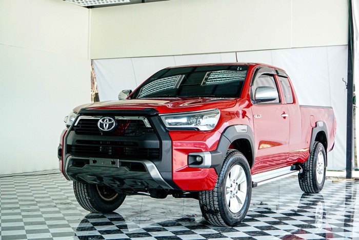TOYOTA Hilux