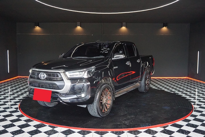 TOYOTA Hilux