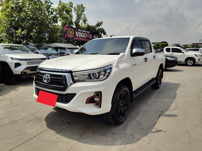 TOYOTA Hilux
