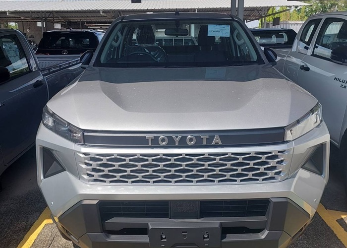 TOYOTA HILUX TRAVO PRERUNNER SMART