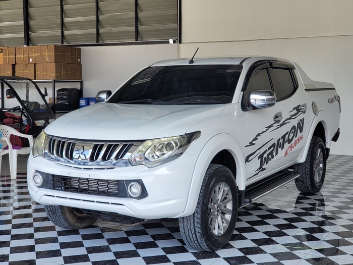MITSUBISHI Triton