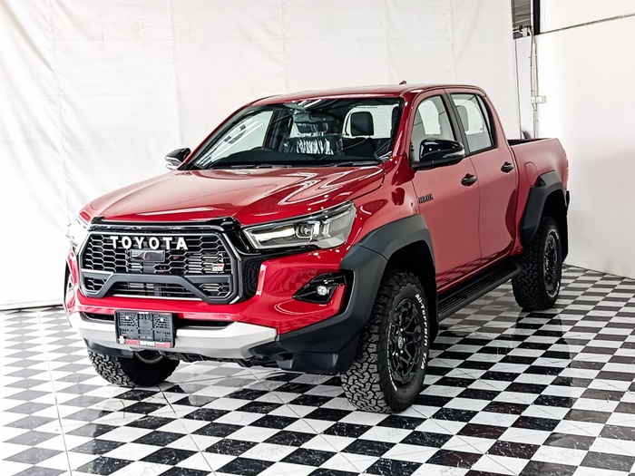 TOYOTA Hilux