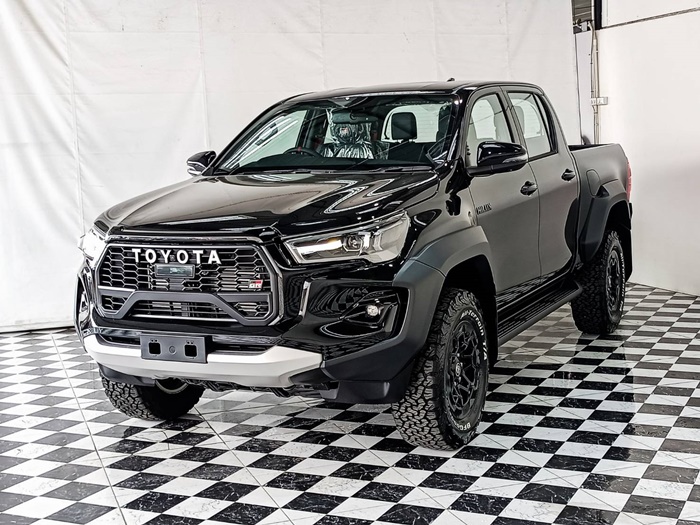 TOYOTA Hilux