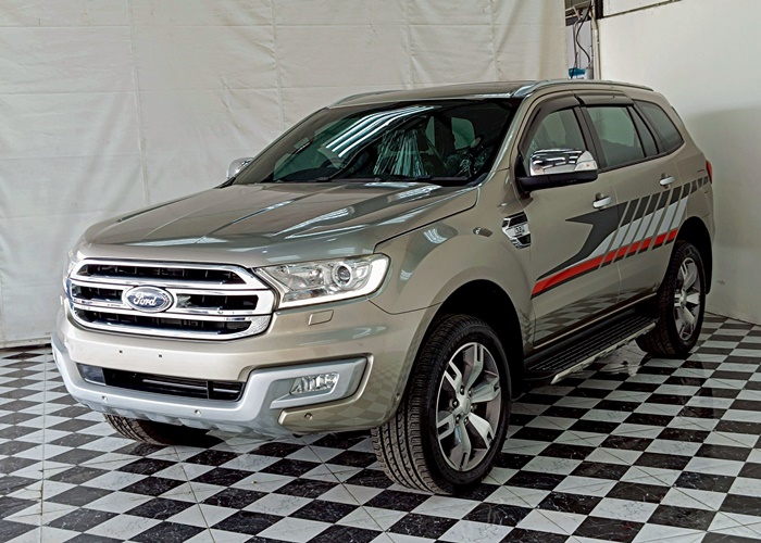 FORD EVEREST.