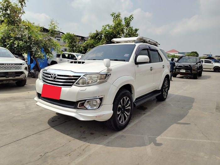 TOYOTA Fortuner