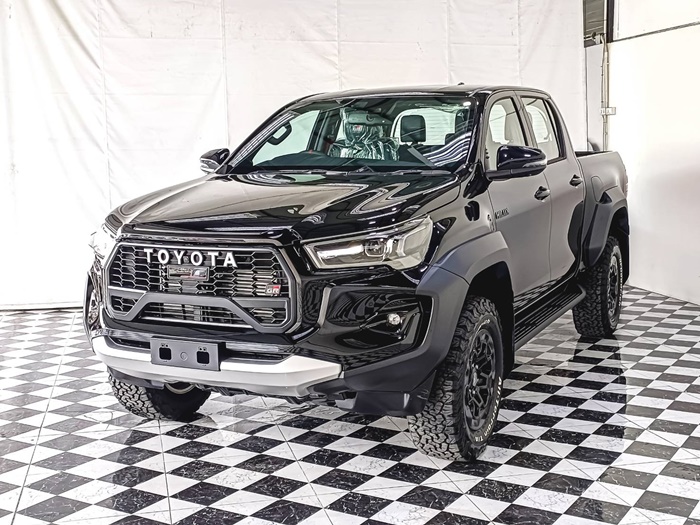 TOYOTA Hilux