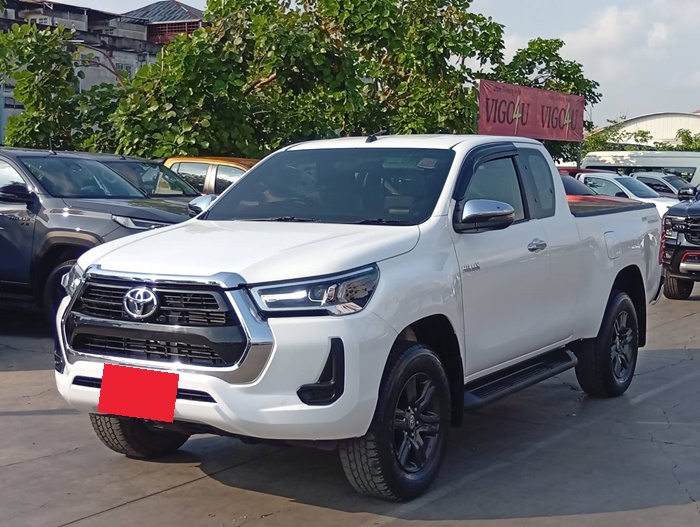TOYOTA Hilux
