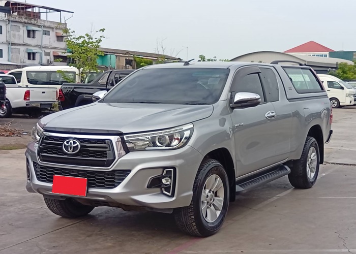 TOYOTA Hilux