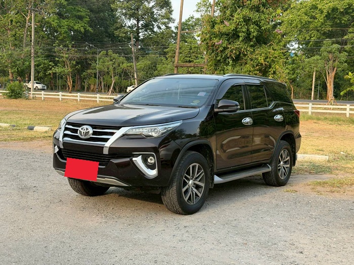 TOYOTA Fortuner