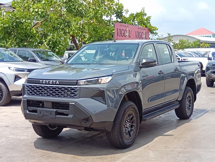 TOYOTA HILUX TRAVO SMART
