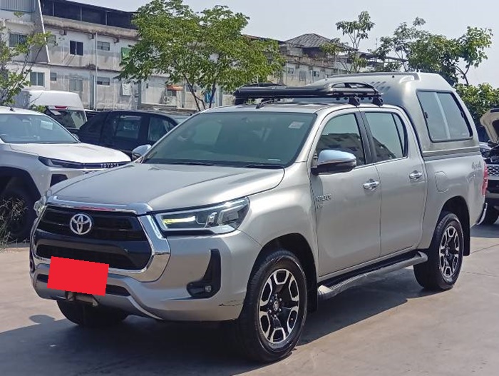 TOYOTA Hilux