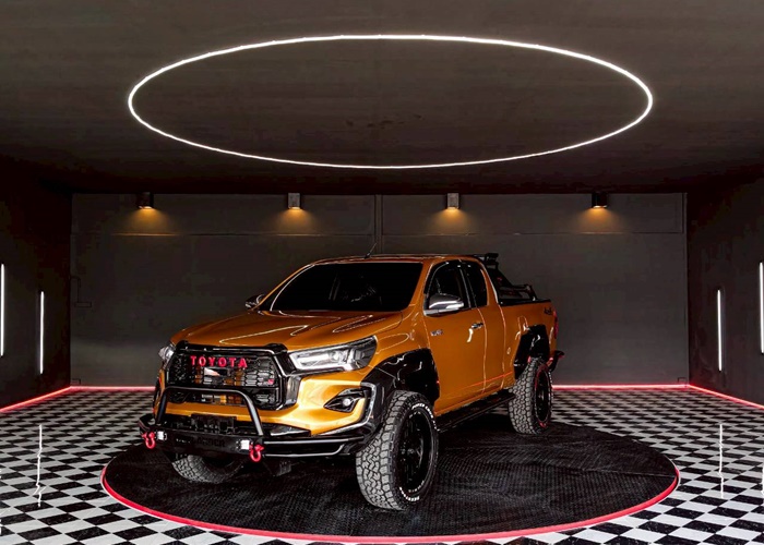 TOYOTA Hilux