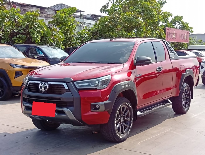TOYOTA Hilux