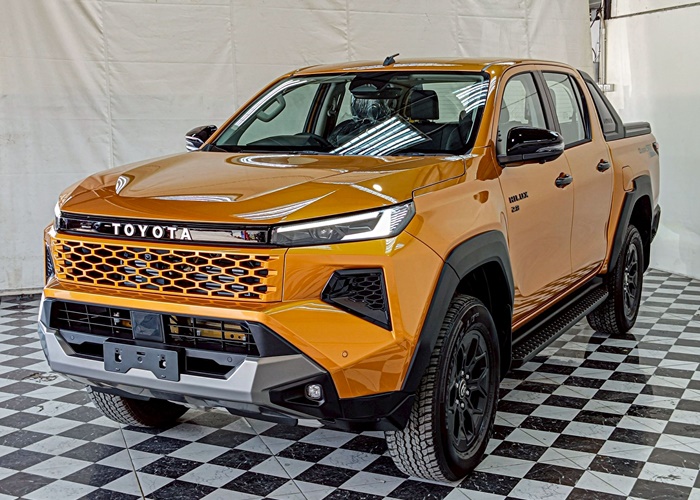 TOYOTA TRAVO OVERLAND PLUS