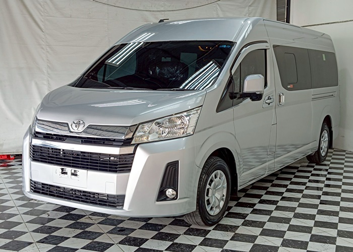 TOYOTA COMMUTER