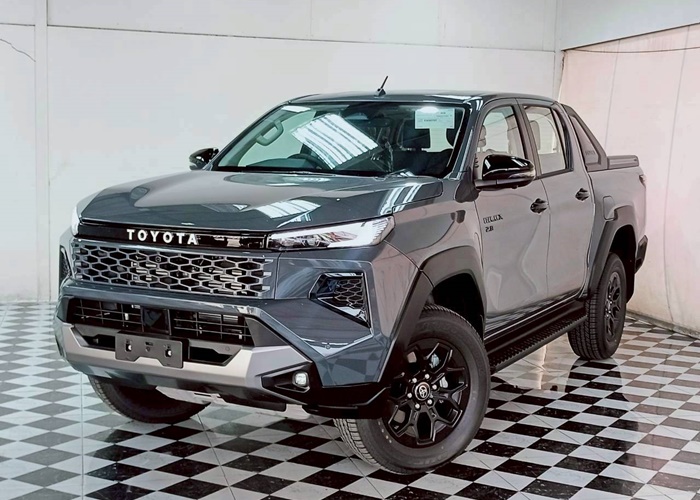 TOYOTA TRAVO OVERLAND PLUS