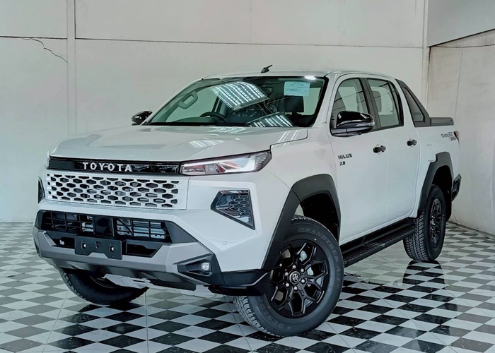 TOYOTA TRAVO OVERLAND PLUS