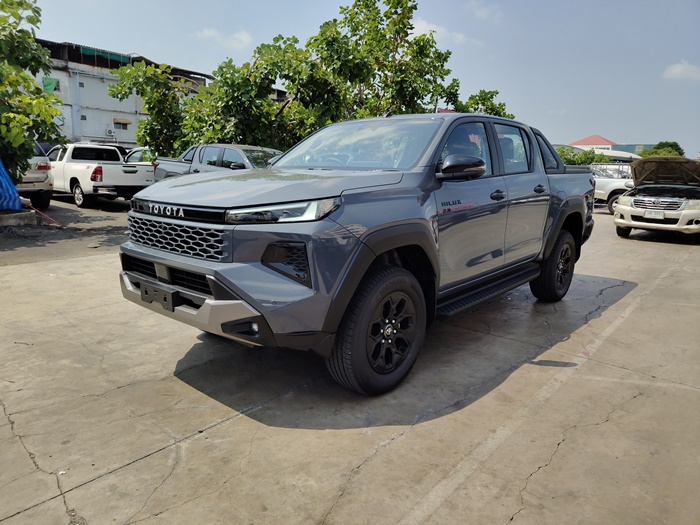 TOYOTA TRAVO OVERLAND PLUS