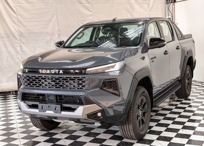 TOYOTA TRAVO OVERLAND PLUS