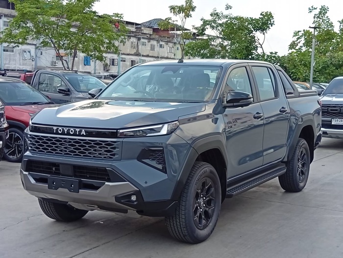 TOYOTA TRAVO OVERLAND PLUS