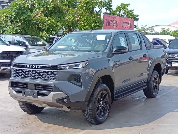 TOYOTA TRAVO OVERLAND PLUS