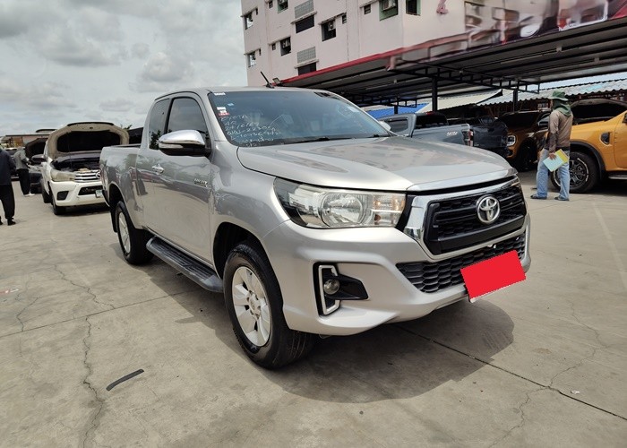 TOYOTA Hilux