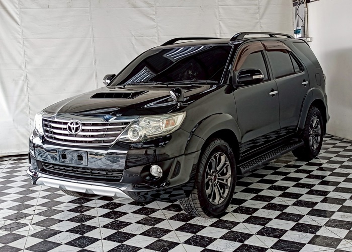 TOYOTA Fortuner