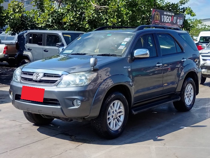 TOYOTA Fortuner