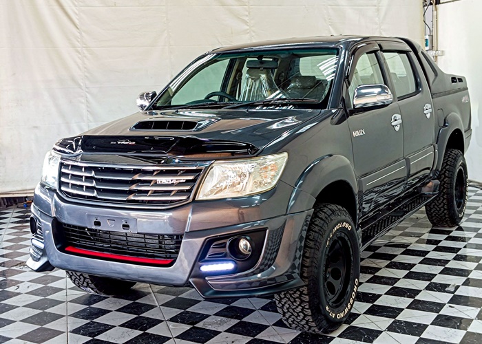 TOYOTA Hilux