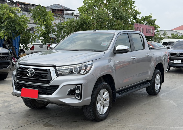 TOYOTA Hilux