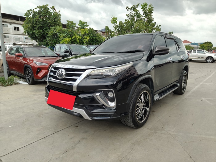 TOYOTA Fortuner