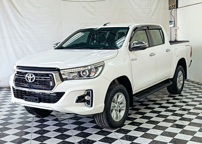 TOYOTA Hilux