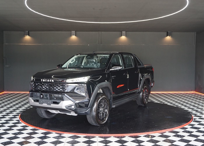 TOYOTA HILUX TRAVO OVERLAND PLUS
