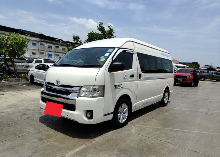 TOYOTA COMMUTER