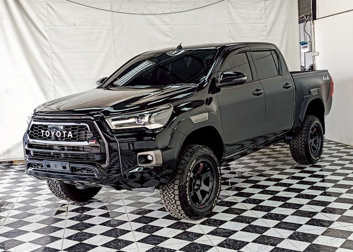 TOYOTA Hilux