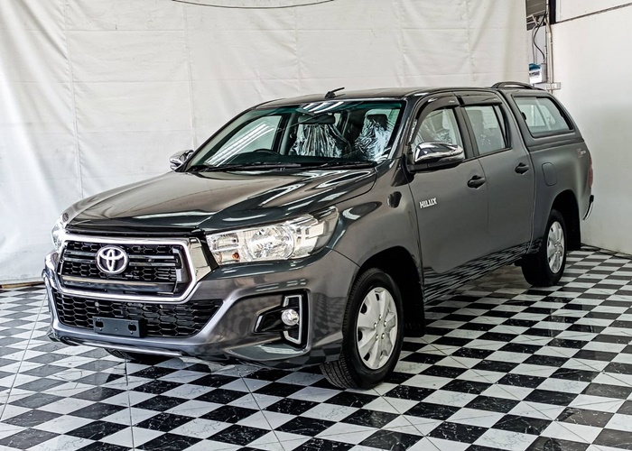 TOYOTA Hilux