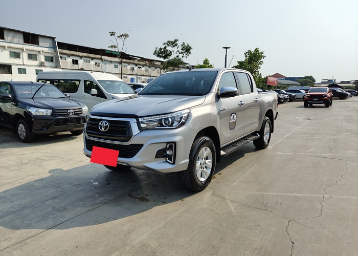 TOYOTA Hilux
