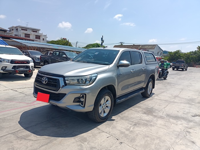 TOYOTA Hilux