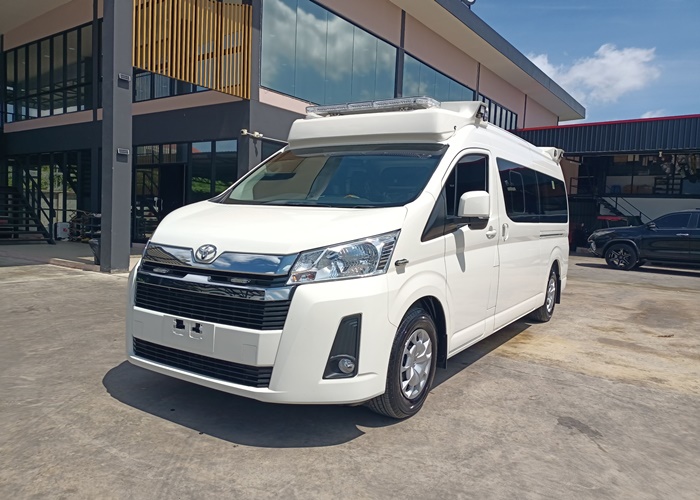 TOYOTA COMMUTER